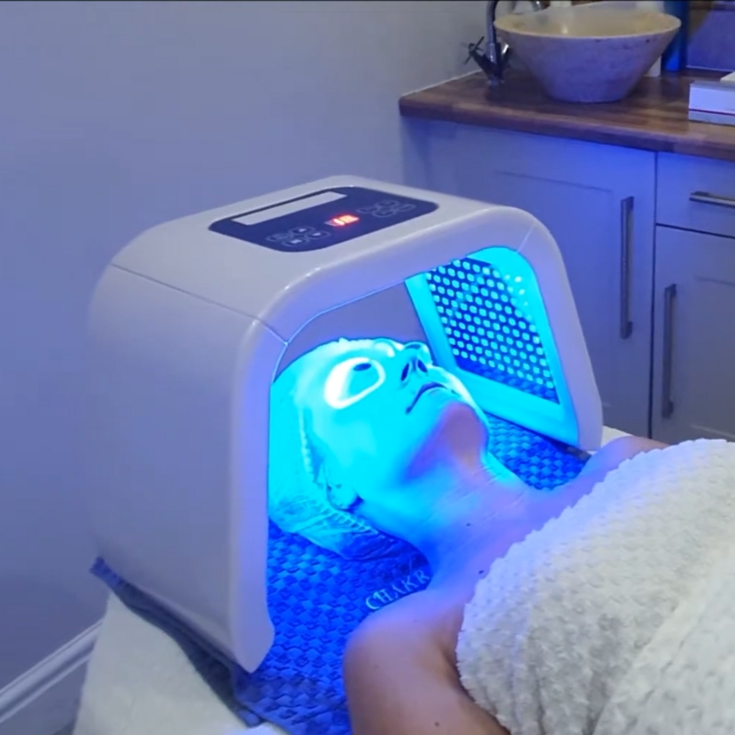 LED Light Therapy Machine